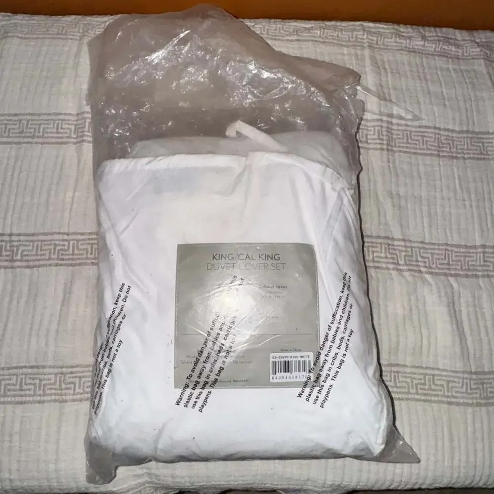 Pinch Pleat 3-Piece Duvet Cover Set, White, King/Cal King